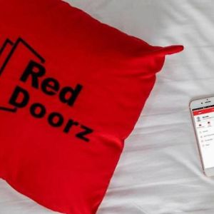 RedDoorz Plus near Palembang Square Mall